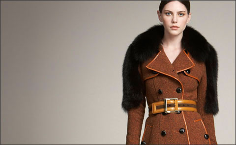 Пальто с меховой отделкой от Burberry Prorsum